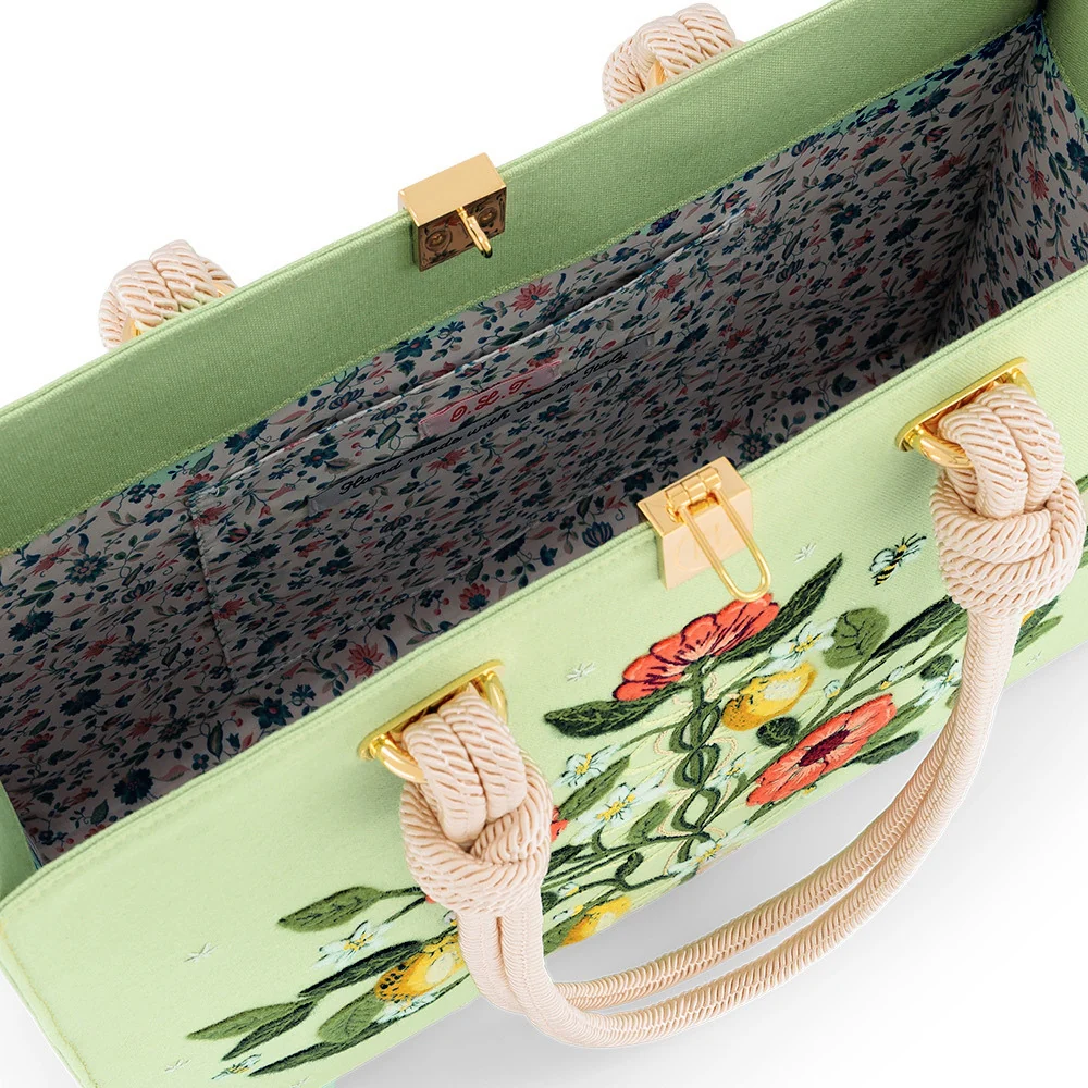 Botanical Chic (Tote Medium) - Image 4