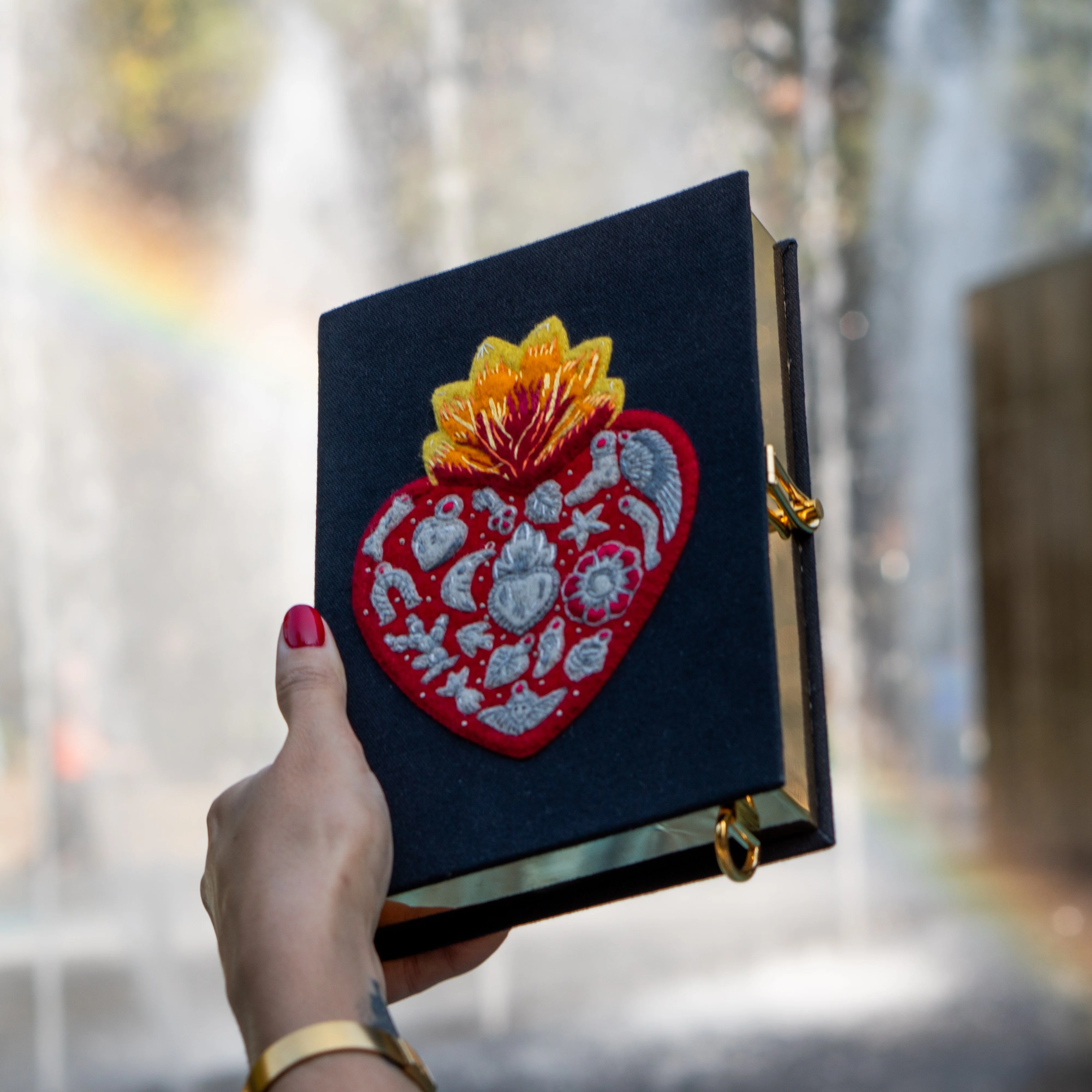 Magia Del Corazón (Strapped) - Image 5