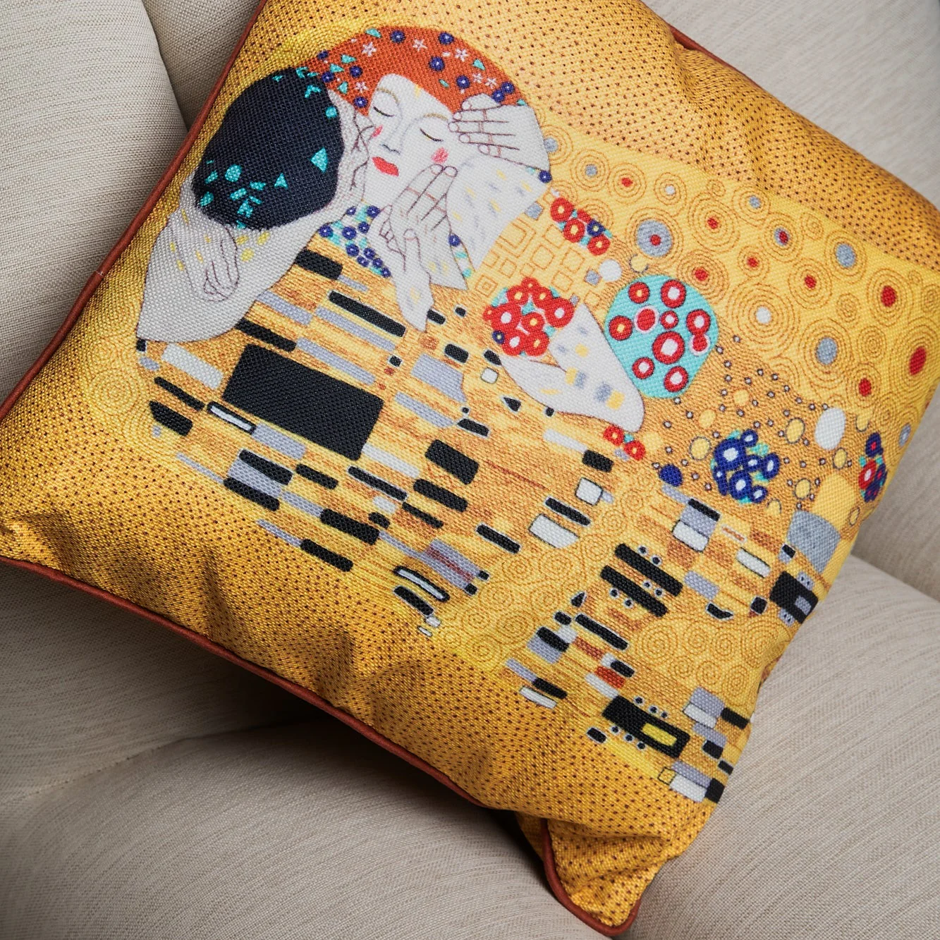 The Kiss (Canelle - Printed Cushion) - Image 6